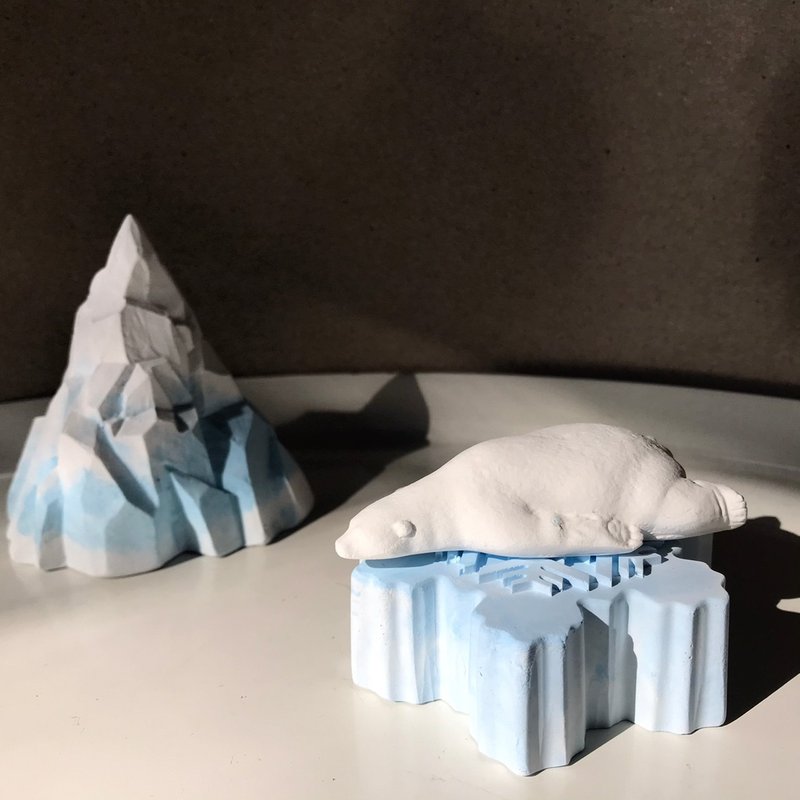 【MINI LIFE x 氛享日記】北極熊雪花擴香石 - 香氛/精油/擴香 - 水泥 多色