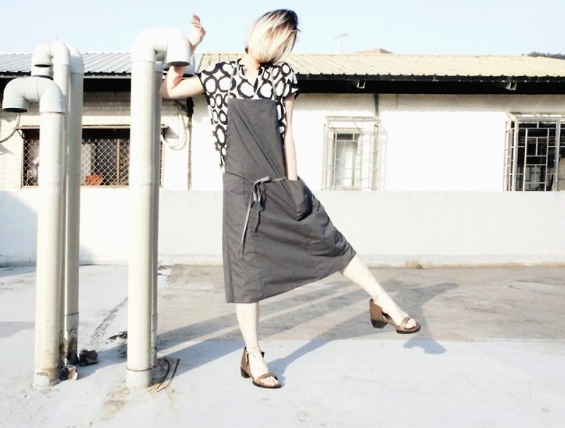 minimal 職人圍裙 -- 水泥色防潑水風衣材質 - 女西裝外套 - 聚酯纖維 灰色