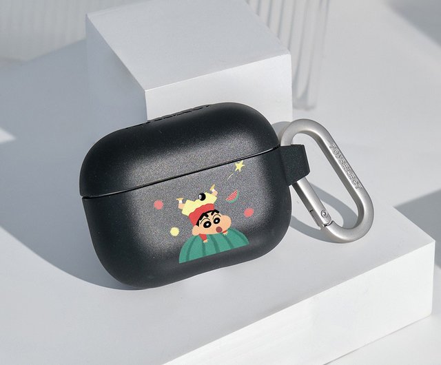 クレヨンしんちゃん スイカの大冒険 強力落下防止 AirPods 保護ケース - ショップ TOYSELECT イヤホン収納 - Pinkoi