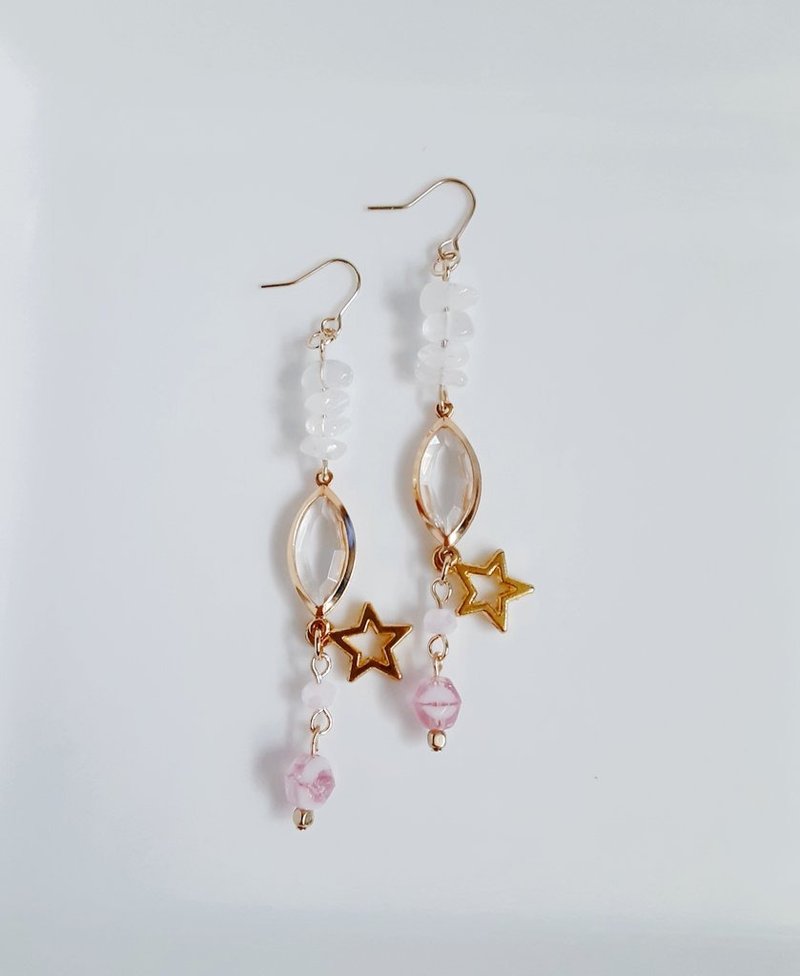 お星様が可愛い アクリルフレームストーンとロイヤルブルームーンストーンの揺れるピアス ピンク ホワイト ギフト アレルギー対応ピアスまたはイヤリングに変更可能 - 耳環/耳夾/耳骨夾 - 半寶石 粉紅色