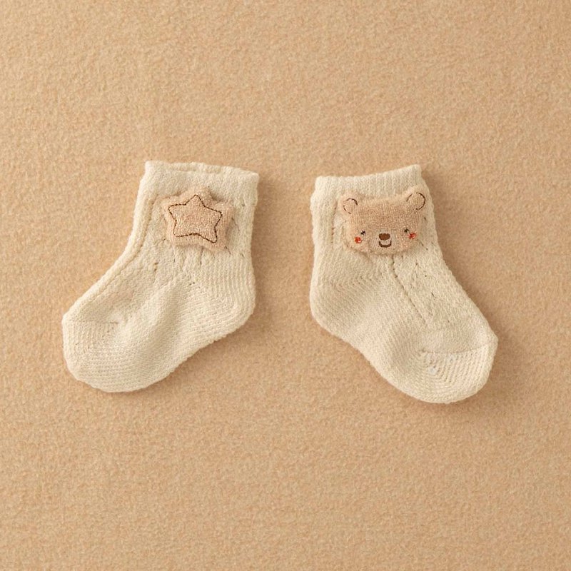 【Amorosa Mamma有機棉】嬰兒襪(小熊圖案) - 嬰兒襪子 - 棉．麻 