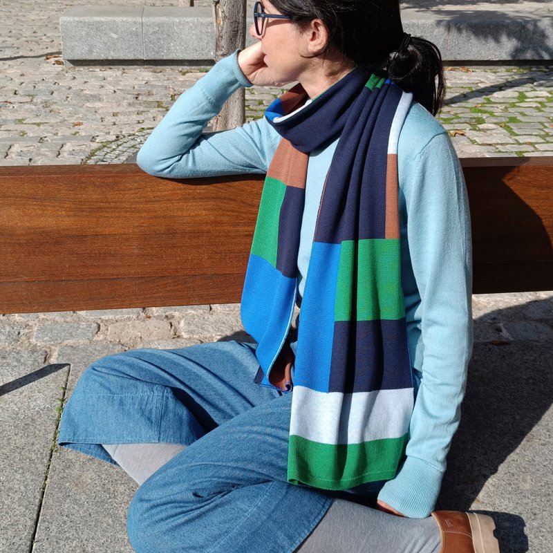 Landscape scarf made of super high quality merino wool in blue, green colours - ผ้าพันคอ - ขนแกะ สีน้ำเงิน