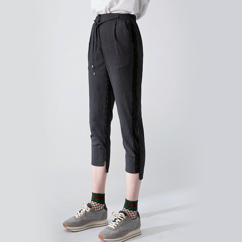 WOMEN SIDE STRIPED ANKLE PANTS - กางเกงขายาว - ผ้าฝ้าย/ผ้าลินิน สีดำ