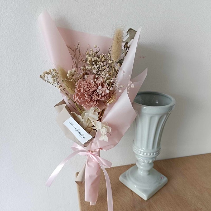 Perfume bottle Jinsha love-shaped rose dried immortalized flower confession proposal gift wedding bouquet - ช่อดอกไม้แห้ง - พืช/ดอกไม้ หลากหลายสี