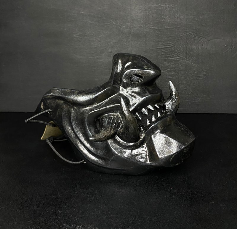 Black Oni Half mask Wearable Samurai Mempo Mask: Japanese Mask. Steelish Black - 口罩/口罩收納套 - 樹脂 黑色
