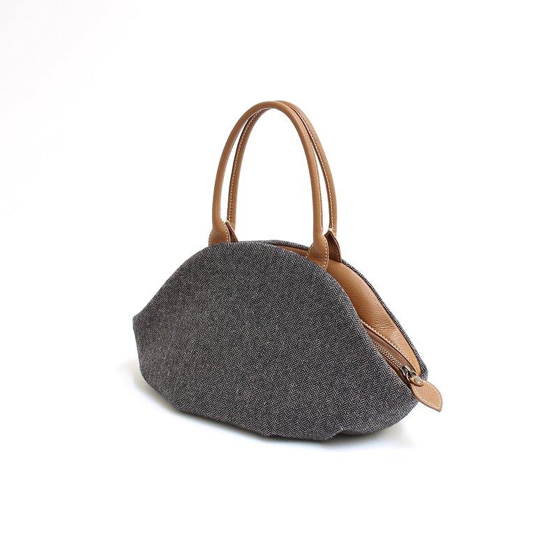 Herringbone pattern · almond bag - กระเป๋าถือ - หนังแท้ สีเทา