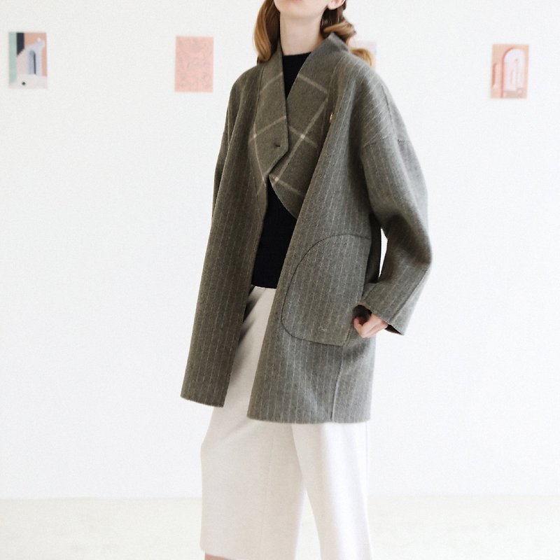 KOOW  和風斜襟羊毛大衣 格子條紋雙面穿 中長廓形 - 外套/大衣 - 羊毛 