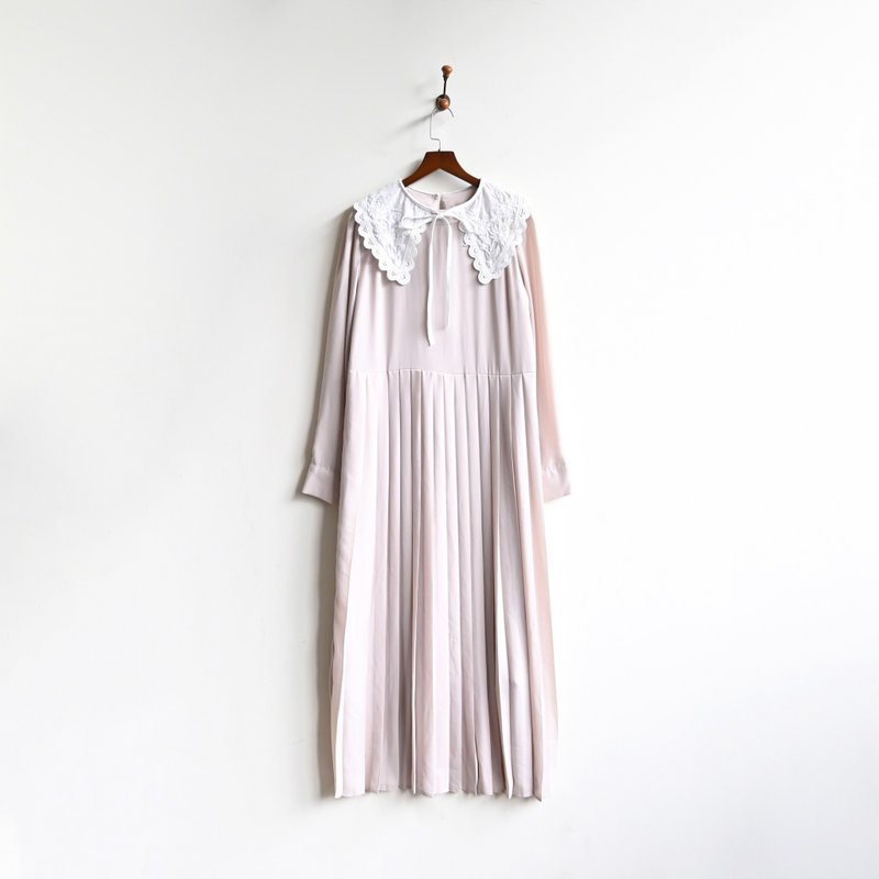 【蛋植物古著】悠然氣息刺繡翻領改製古著洋裝 - 洋裝/連身裙 - 其他人造纖維 