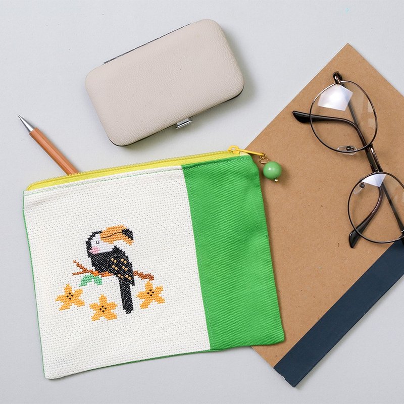 【Toucan】Zipper Pouch - Cross Stitch Kit | Xiu Crafts - Knitting, Embroidery, Felted Wool & Sewing - Cotton & Hemp Multicolor