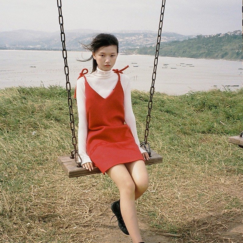 LLANO LLOVE系列 雙面呢子吊帶連衣裙-紅色 - 裙子/長裙 - 其他材質 紅色