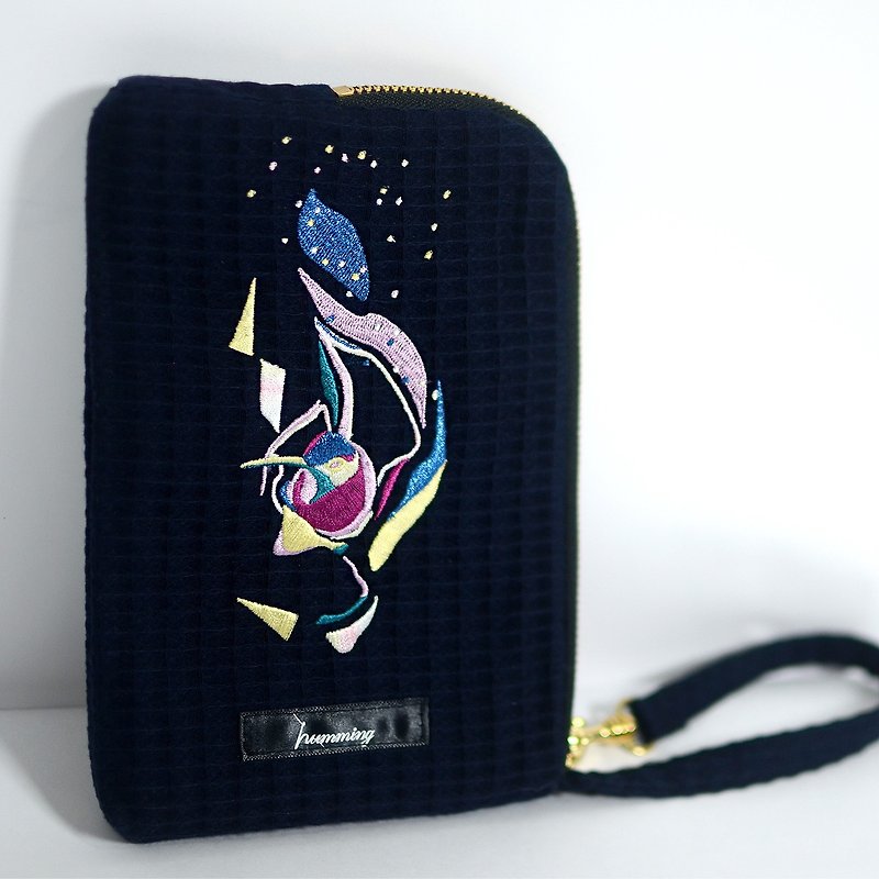 humming- embroidery clutch bag / navy blue - Clutch Bags - Thread Blue
