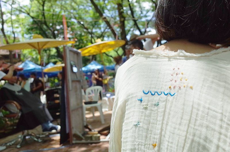 Parasitic embroidery blouse / counting stars - จัมพ์สูท - ผ้าฝ้าย/ผ้าลินิน ขาว
