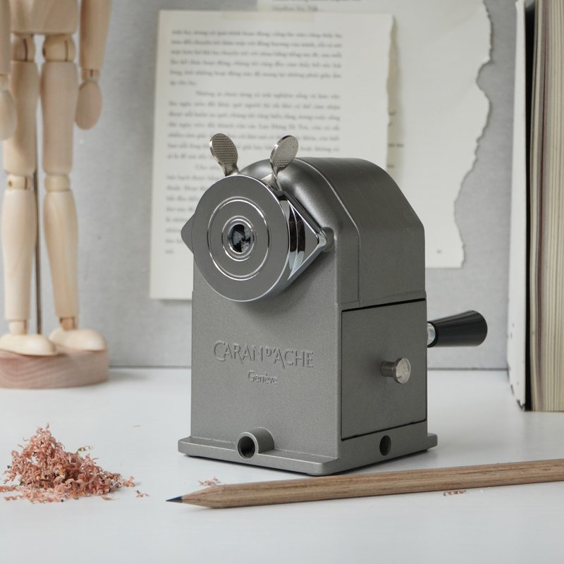 Swiss CARAN D'ACHE Kada all-metal adjustable nib thickness pencil sharpener - อื่นๆ - โลหะ สีเงิน