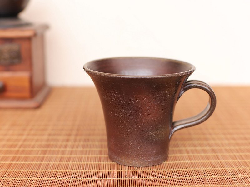 Bizen coffee cup (middle) c1 - 068 - แก้วมัค/แก้วกาแฟ - ดินเผา สีนำ้ตาล
