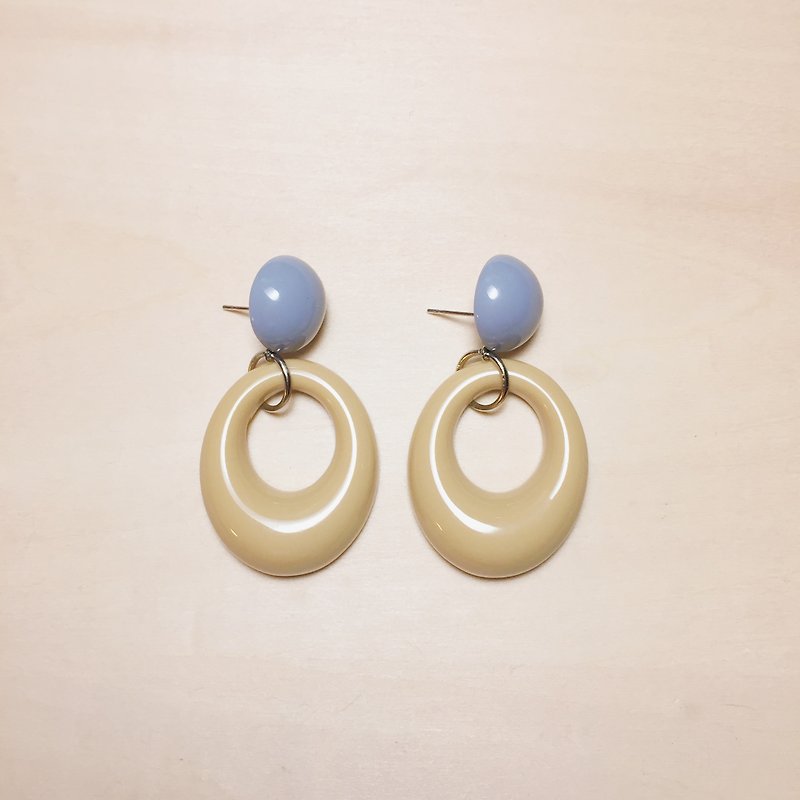 Retro hit yellow and blue oval hoop earrings - ต่างหู - เรซิน สีเหลือง