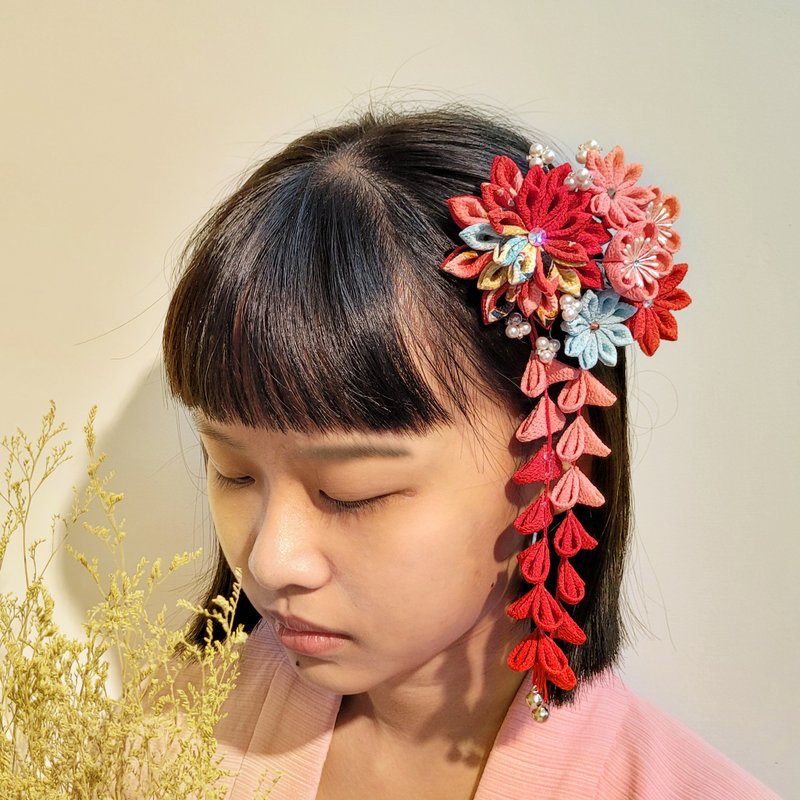 【つまみ細工】八重菊小菊團花夾+2長藤 - 髮夾/髮圈 - 聚酯纖維 紅色