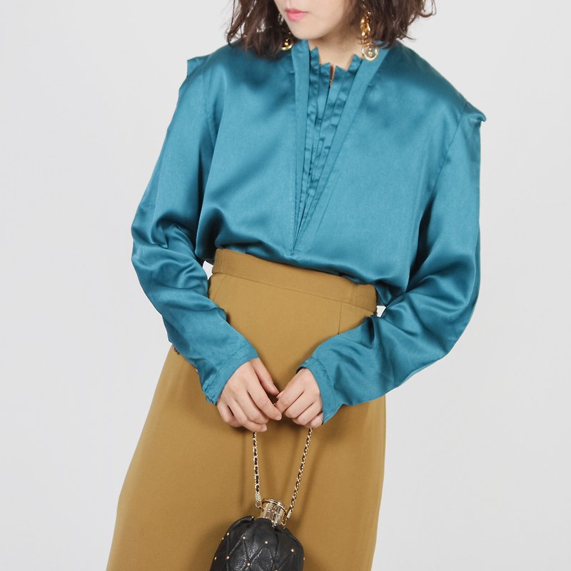 [Egg Plant Vintage] Turquoise Satin Seiko Ancient Shirt - Women's Shirts - Polyester 