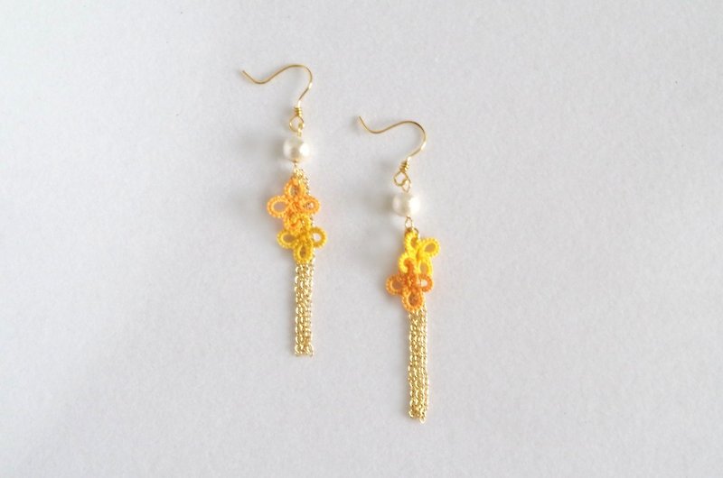 Tatting lace florets and fringe earrings Osmanthus - Earrings & Clip-ons - Cotton & Hemp Orange