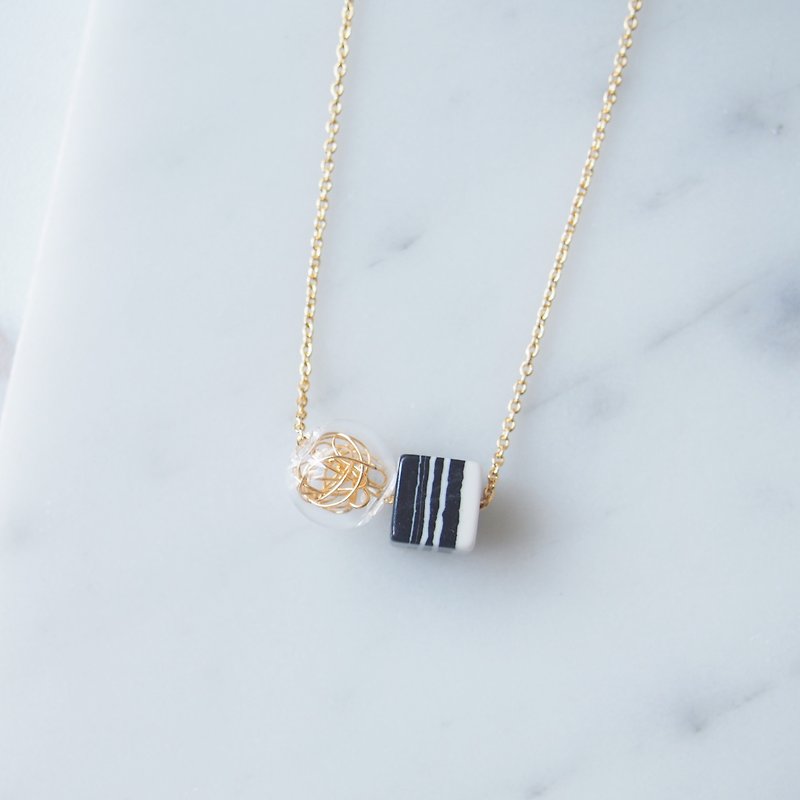 Transparent glass gold ball, black and white striped stone, bubble ball, gold-plated copper necklace (45cm) - สร้อยคอ - แก้ว สีทอง