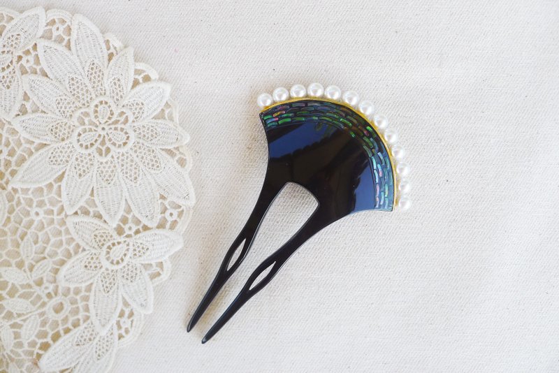 70s Japanese Shiny Black Celluloid Top Hair pin with Seashell Lacquer and Pearl - 髮夾/髮圈 - 壓克力 黑色