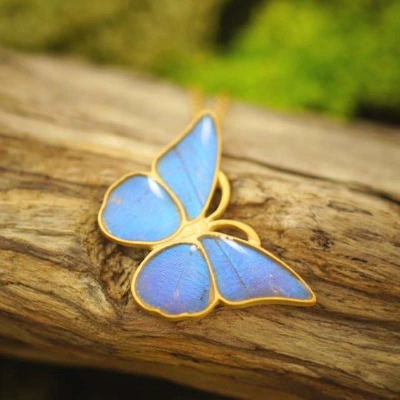 Morpho butterfly antique pendant tanned - Necklaces - Other Metals Blue
