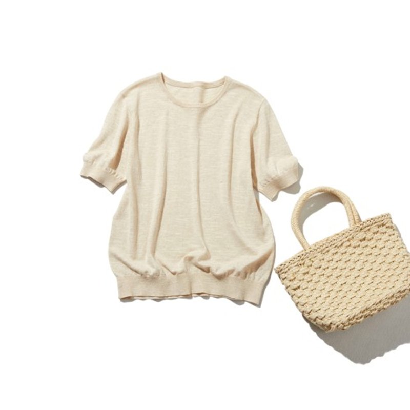 A versatile cotton Linen short-sleeve knit that looks sophisticated and is easy to mix and match. Natural color 220707-3 - Women's Tops - Other Materials 