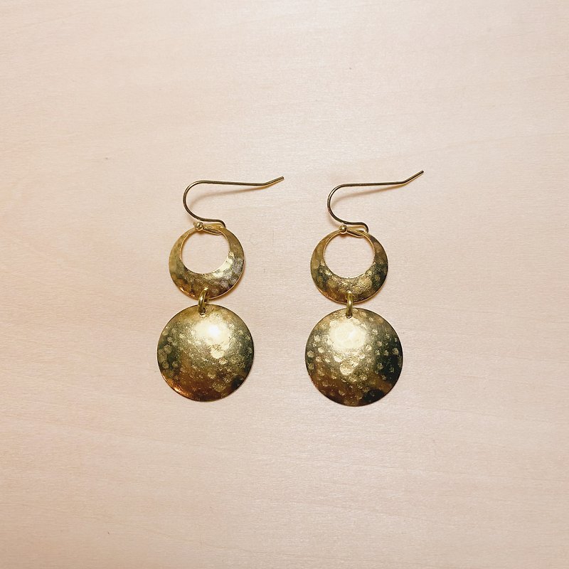 Retro dual circular Bronze beat pattern earrings - Earrings & Clip-ons - Copper & Brass Gold