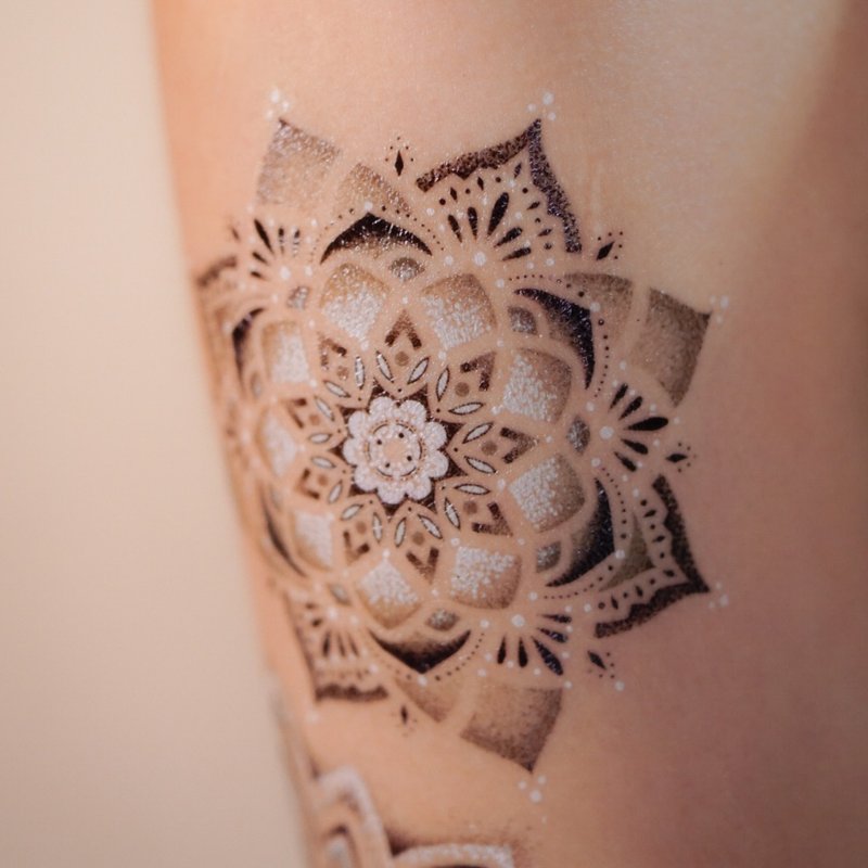 Mandala Art 黑白漸層曼陀羅紋身貼紙波西米亞風蓮花貼紙逼真紋身 - 紋身貼紙/刺青貼紙 - 紙 黑色