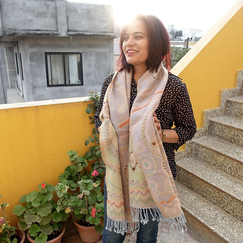 Hand embroidery, boiled wool shawl scarf, home tapestry - ผ้าพันคอถัก - ขนแกะ สีเทา