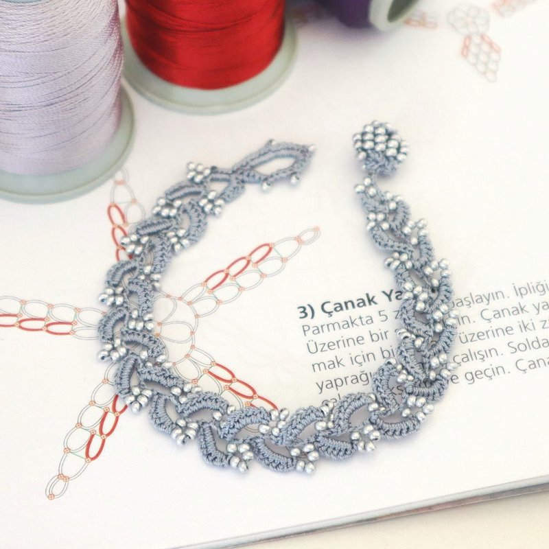 OYA crochet Bracelet 【RIVIERE】Blue Gray - สร้อยข้อมือ - งานปัก สีเทา