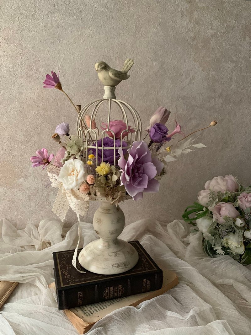 European retro brushed white birdcage potted flower / classical European style flower ceremony - ช่อดอกไม้แห้ง - พืช/ดอกไม้ สีม่วง