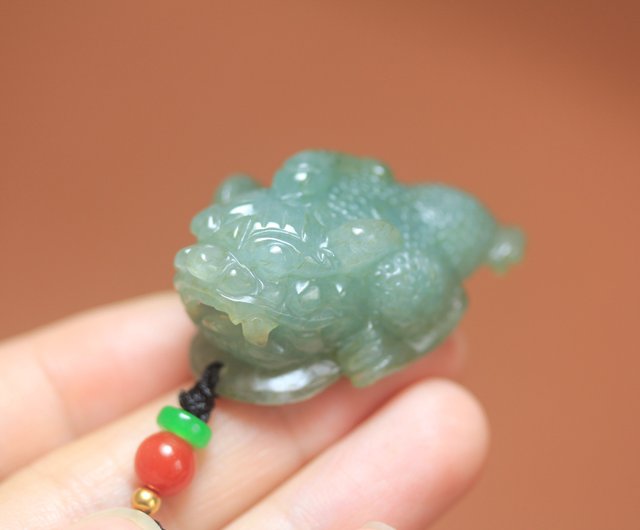 Burmese golden toad popular jade pendant