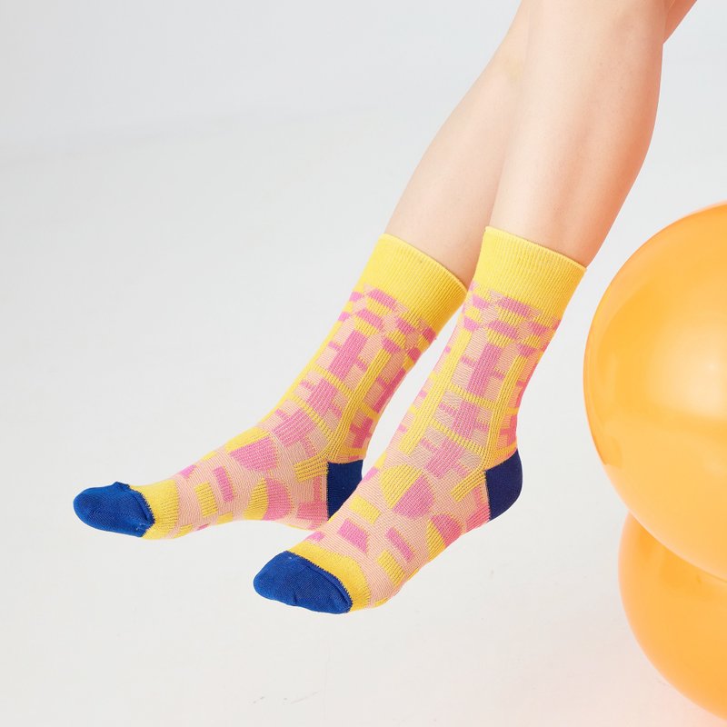 Secret Room/Warm Yellow (F)-MIT Design Mid-calf Socks - ถุงเท้า - ผ้าฝ้าย/ผ้าลินิน สีเหลือง