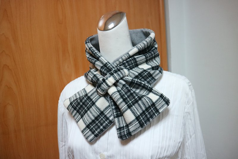 Adjustable short scarf. Scarf Warm bib double-sided two-color adults. Suitable for children - ผ้าพันคอถัก - วัสดุอื่นๆ 
