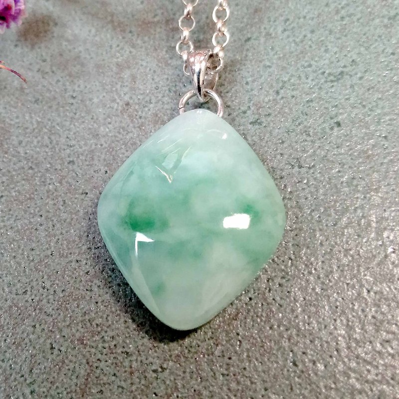 Shape design jade pendant, green Burmese jade/simple and easy to match, double-sided wear - Necklaces - Jade Green