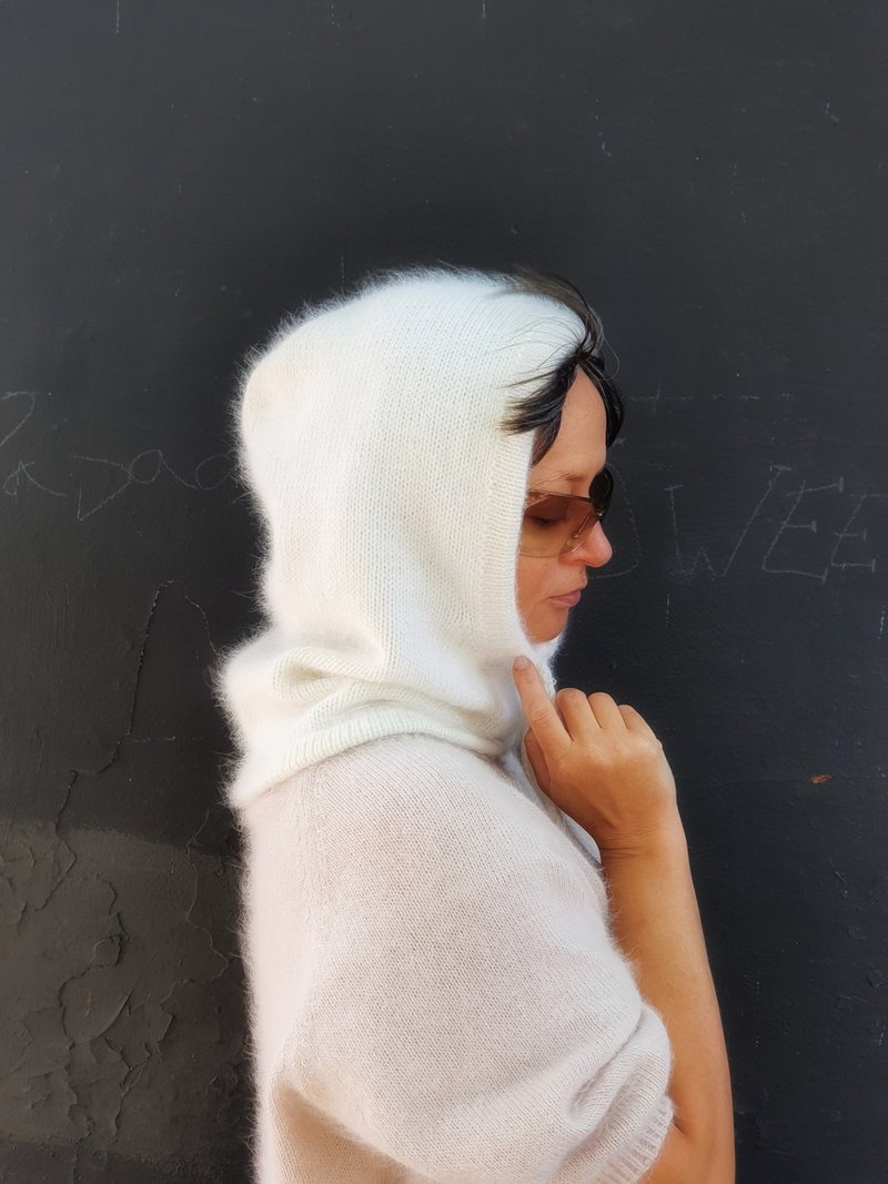 Angora knitted hood. White knitted balaclava - หมวก - ขนแกะ ขาว