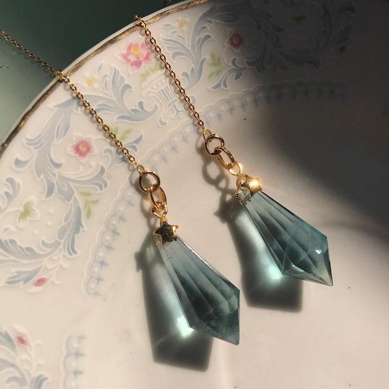 【Lost And Find】Mini size Natural fluorite earring - Earrings & Clip-ons - Gemstone Green