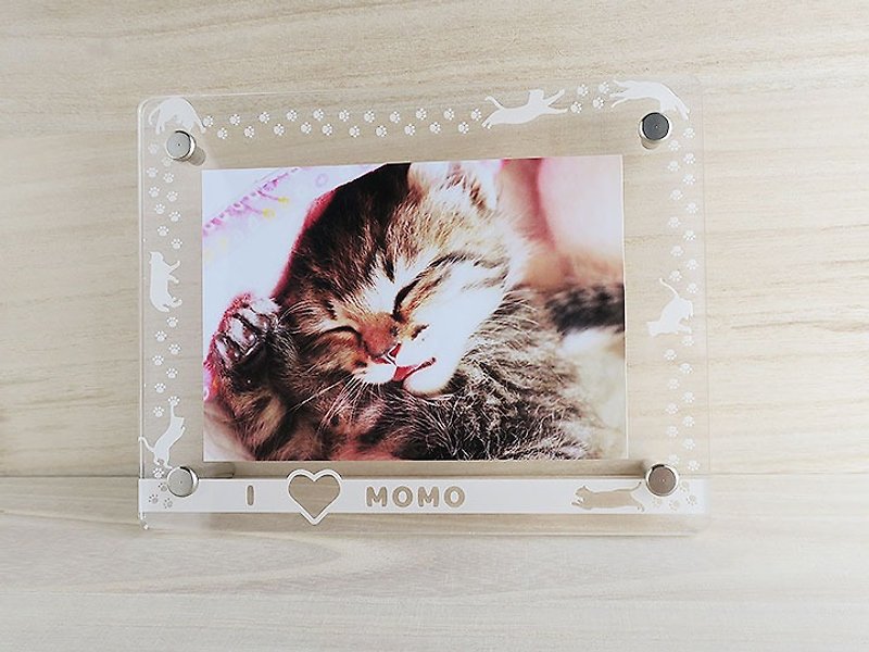 Carefree cat and paws Footprints Photo frame L size Gift wrapping Christmas Gift - กรอบรูป - วัสดุอื่นๆ ขาว