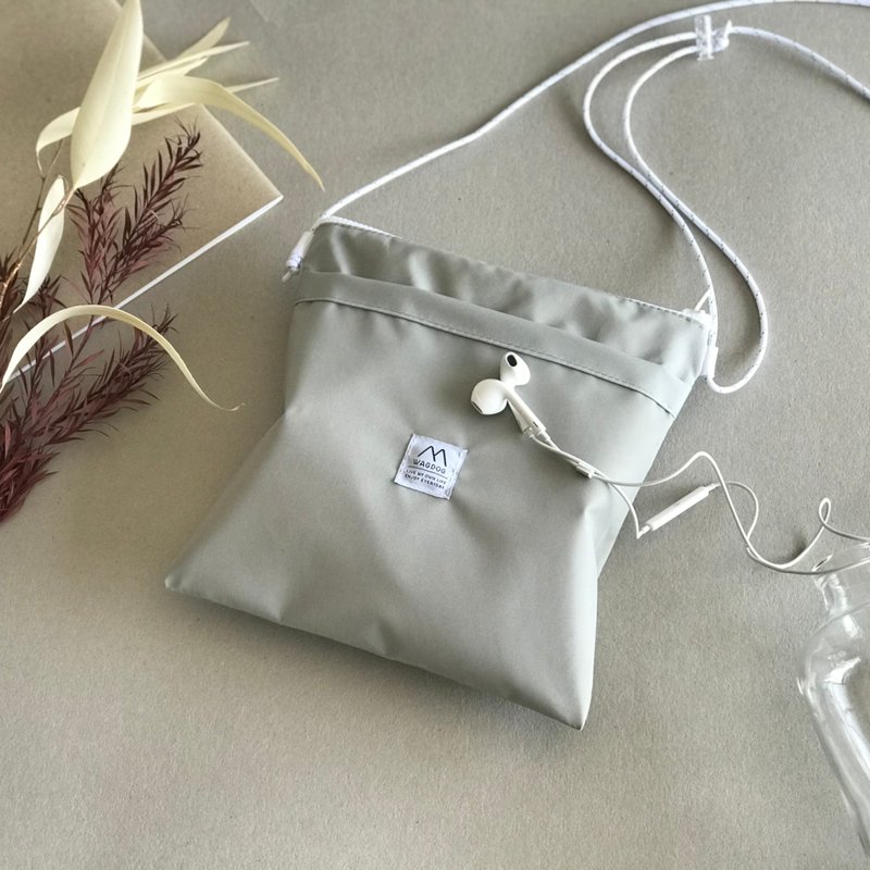 ice grey / nylon sacoche / shoulder bag / lightweight - 側背包/斜背包 - 尼龍 灰色