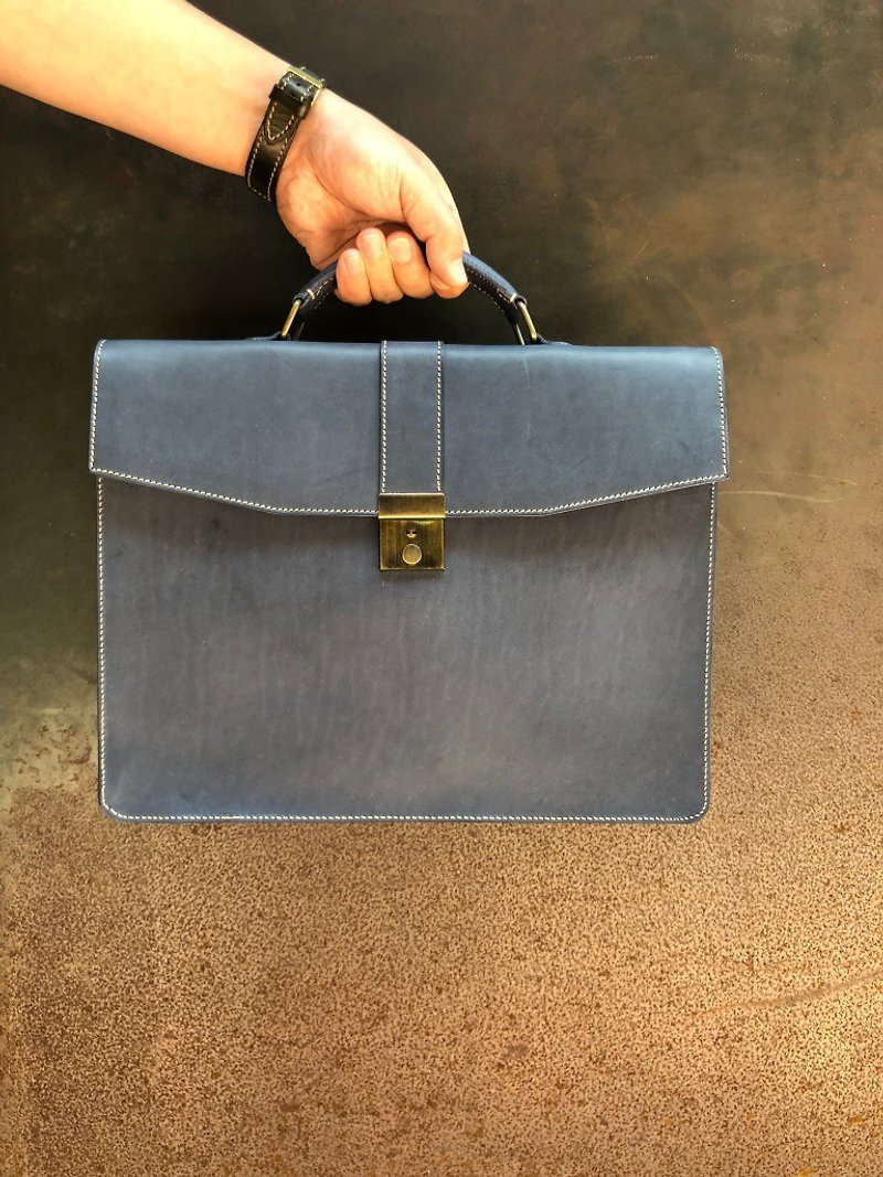 European Blue with Key Adult Briefcase Handbag Suitcase-Vegetable Tanned Cowhide- - กระเป๋าเอกสาร - หนังแท้ สีน้ำเงิน
