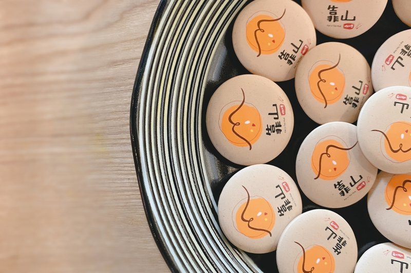 靠山咖哩霧面圓形胸章 - 徽章/別針 - 其他金屬 