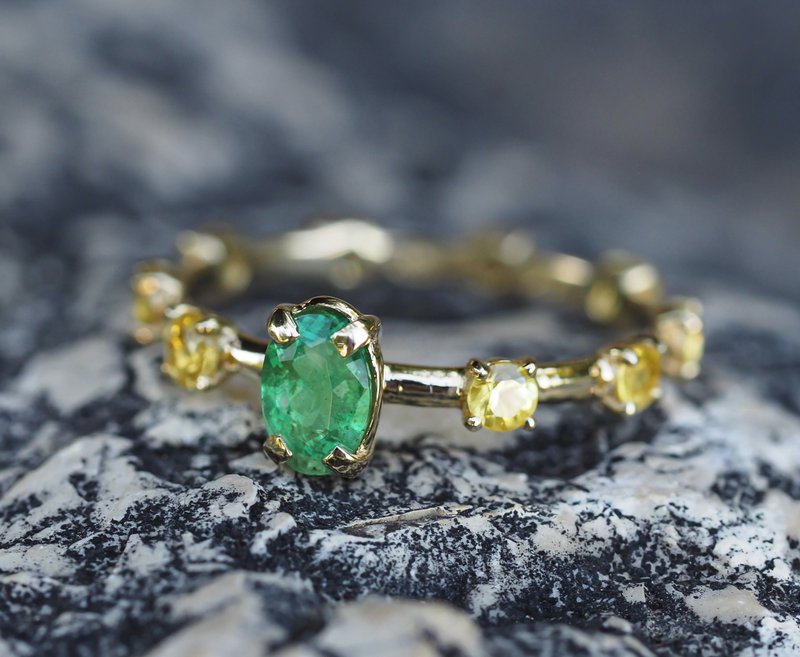 Gold Ring with emerald and sapphires - 戒指 - 貴金屬 金色