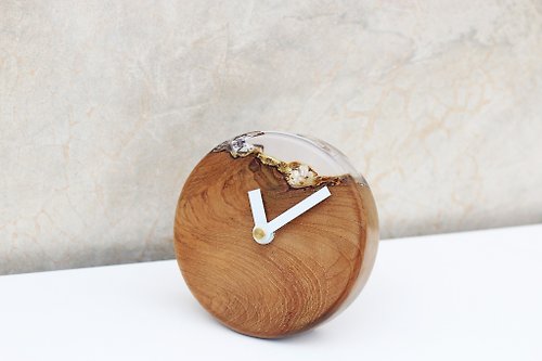 Nympheart Live edge time - Wall clock // Our signature product!