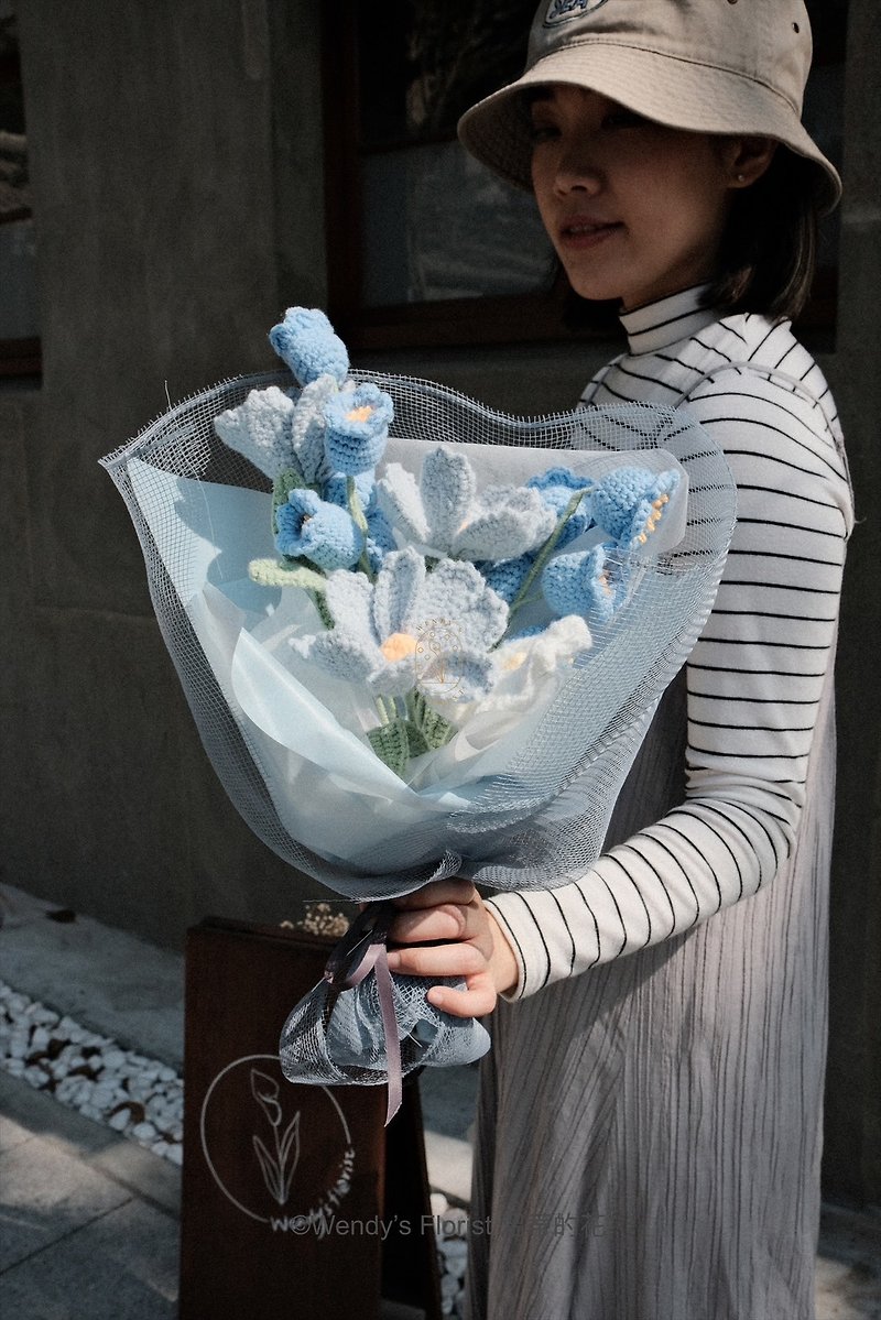 Knitted bouquet of 6 flowers_Butterfly Pea Chiffon_Including white window bag - Dried Flowers & Bouquets - Cotton & Hemp Blue