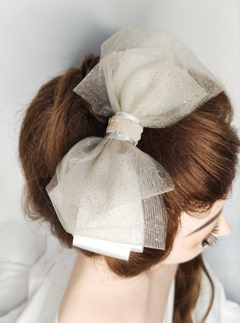 Don-Ya Mi Fashion banquet style headband bow bead embroidered handmade headband custom style - ที่คาดผม - ผ้าไหม ขาว