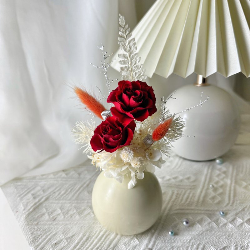 聖誕永生玫瑰桌花 聖誕花禮 聖誕節 聖誕禮物 永生花 聖誕盆花 - 乾燥花/永生花 - 植物．花 紅色