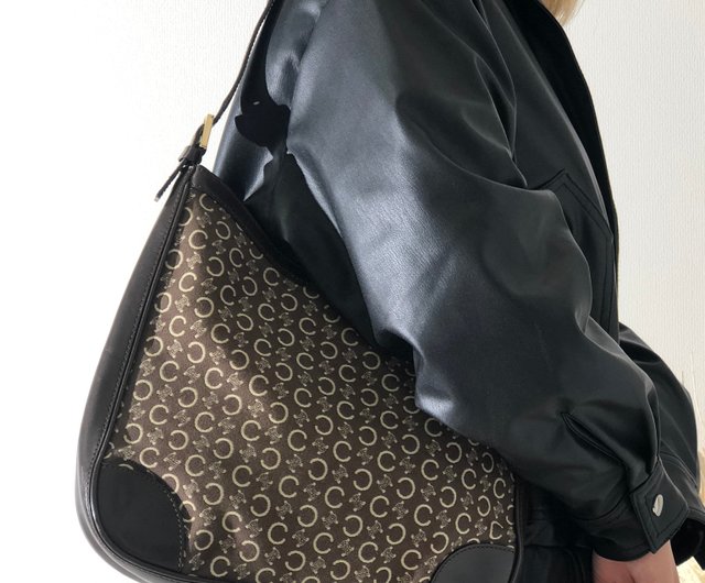 CELINE ショルダーバッグ マカダムロゴ シボ革 黒 CELINE ショルダーバッグ マカダムロゴ シボ革 黒