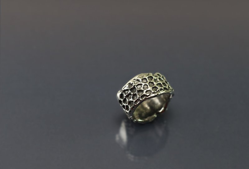Texture Series - Small Love Irregular 925 Silver - แหวนทั่วไป - เงินแท้ สีทอง