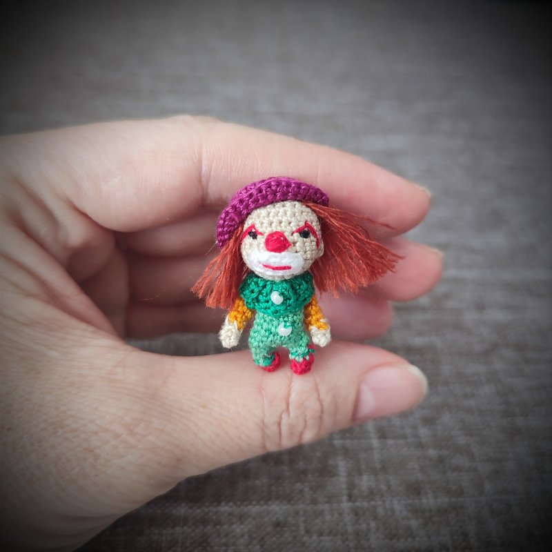 Miniature clown crochet. Micro clown dollhouse. 微型小丑 - 公仔/玩偶 - 棉．麻 多色