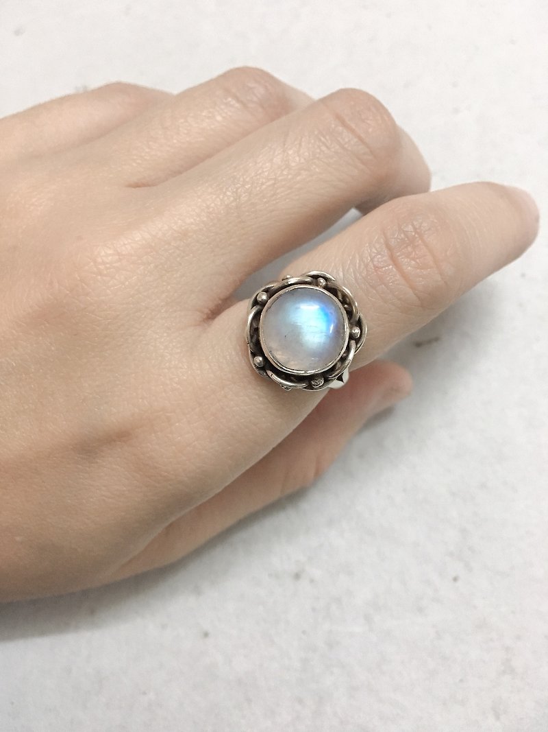 花好月圓 月光石 戒指 尼泊爾 手工製 925純銀 - 戒指 - 半寶石 